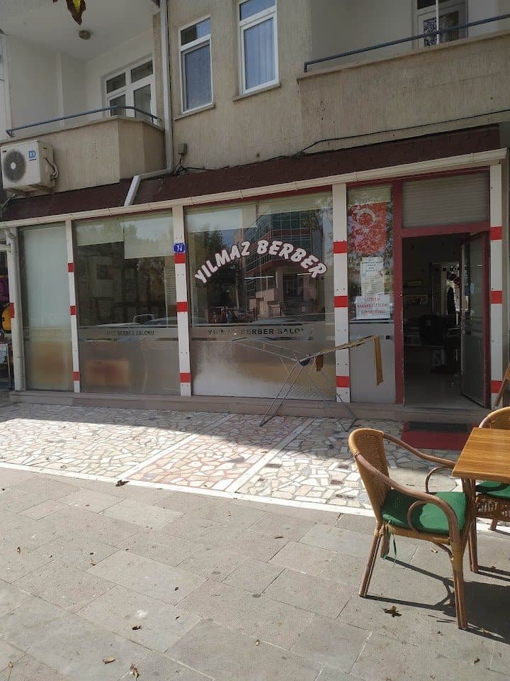 Yılmaz Berber Salonu cephe ve giriş