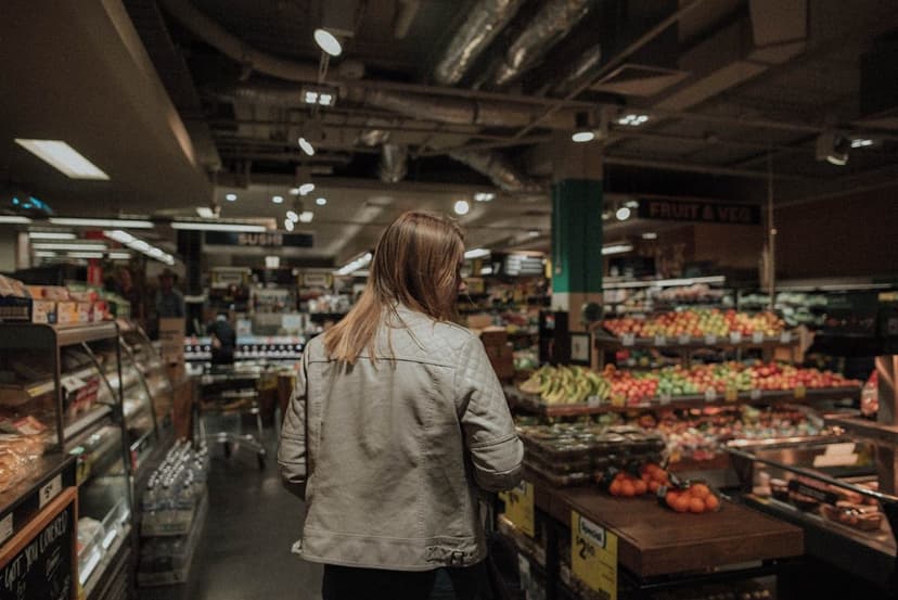 Market içinde alışveriş (temsili görsel)