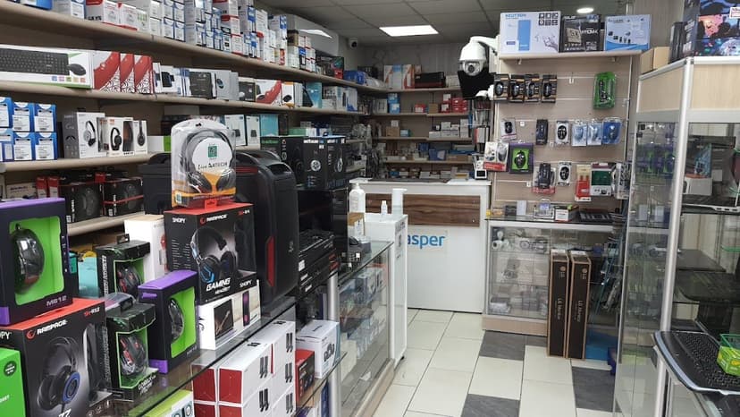 Mağaza içi — bilgisayar, aksesuar ve güvenlik ürünleri