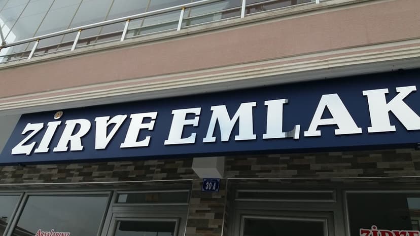 Zirve Gayrimenkul ofis cephesi ve tabelası