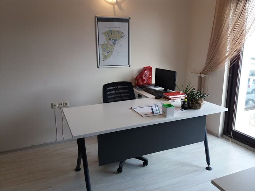 Ofis çalışma masası