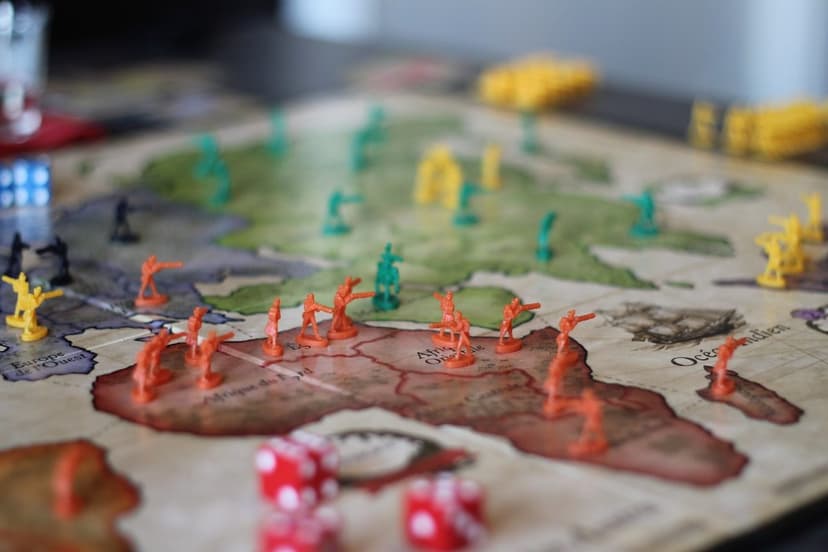 Strateji oyunu tahtası ve oyun figürleri (temsili görsel)