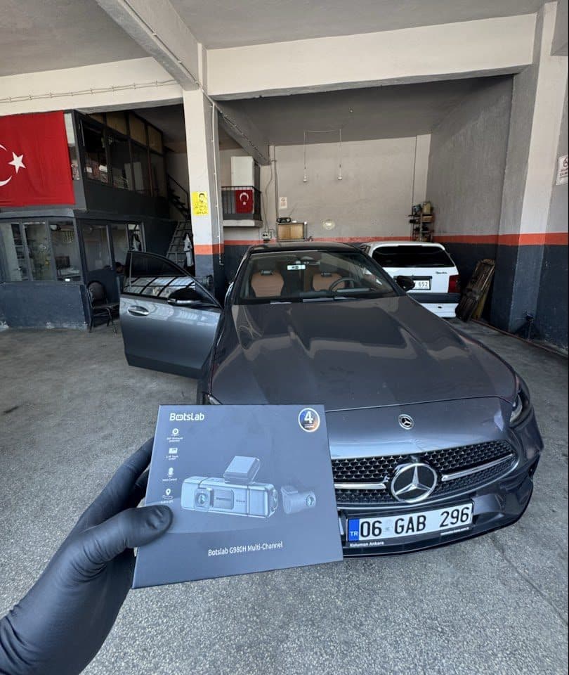 Atölyede araç elektrik işlemi