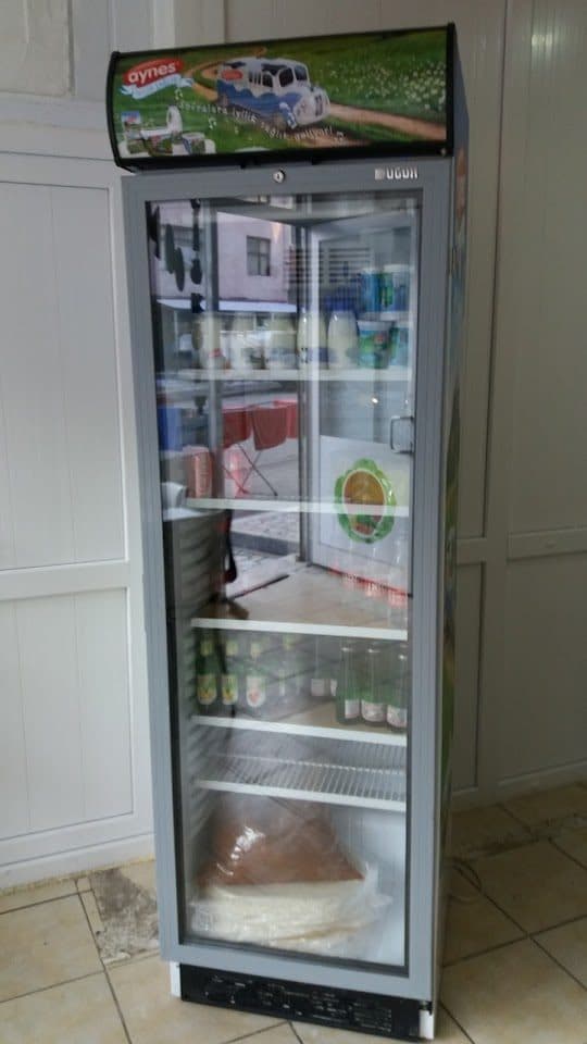 Soğutuculu içecek dolabı — şalgam ve ayran