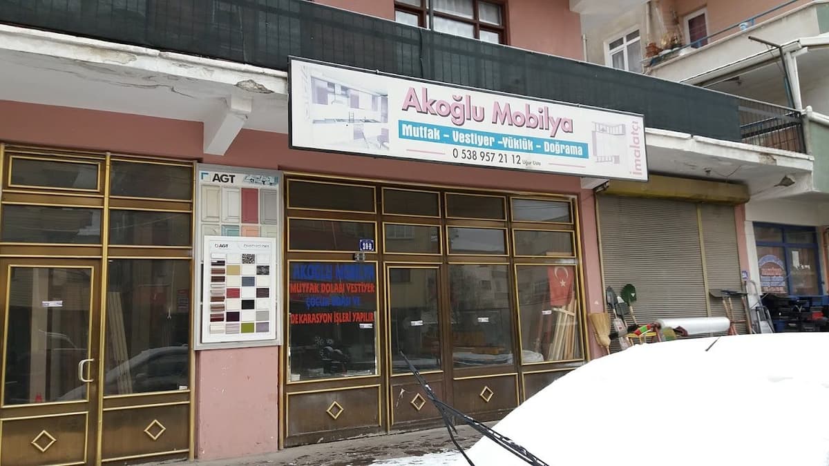 Akoğlu Mobilya mağaza cephesi ve tabelası