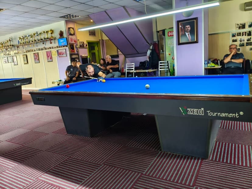 Bilardo masası yakın çekim