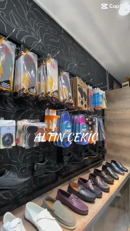 Altın Çekiç dükkân içi — ayakkabı ve bakım ürünleri reyonu