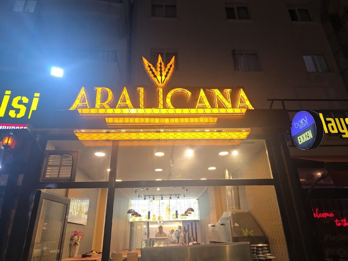 Araucana — aydınlatmalı dükkân tabelası