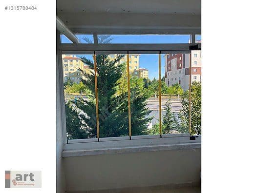 Aydınlık ve yeşil manzaralı oda (portföy)
