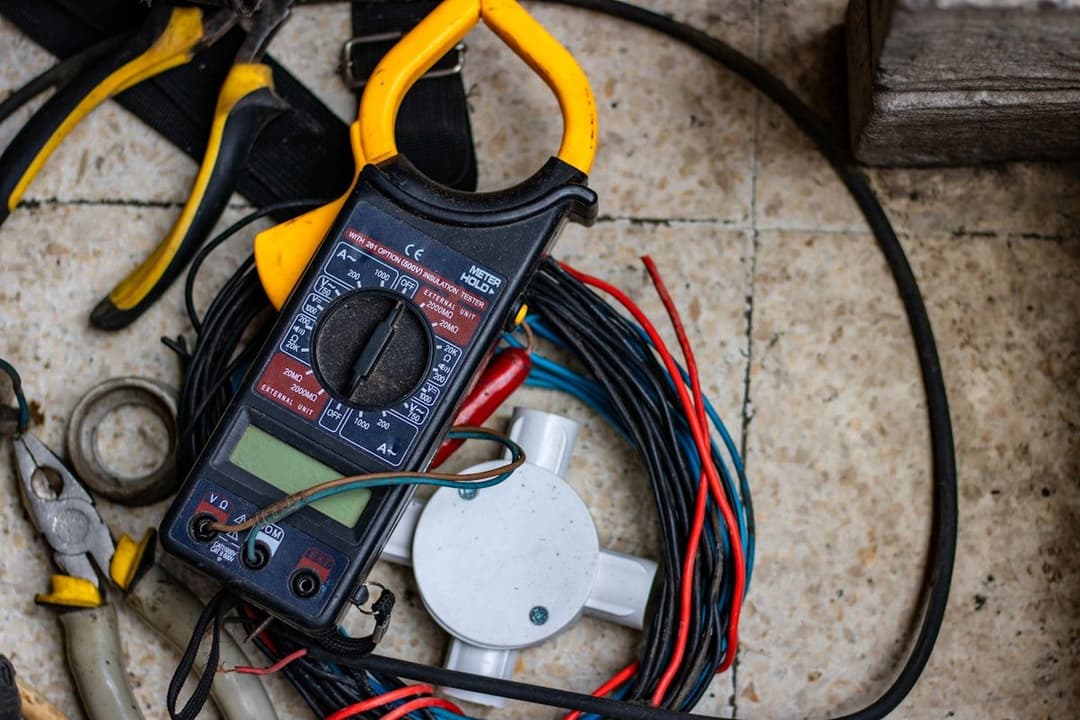 Elektrik kablaj ve bağlantı işleri (temsili görsel)