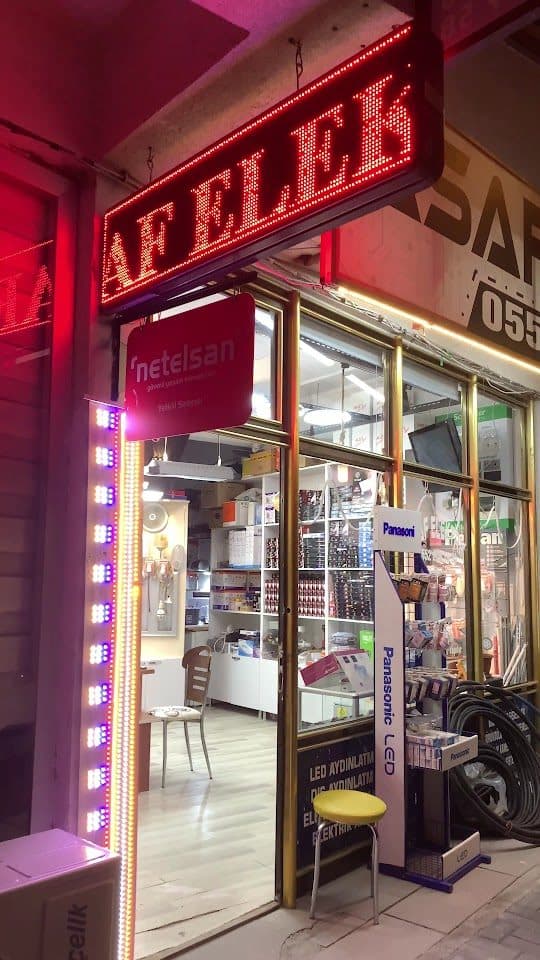 Asaf Elektrik dükkan girişi ve LED tabela