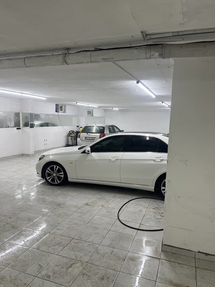 Kapalı yıkama alanı — AutoLoom Oto Yıkama