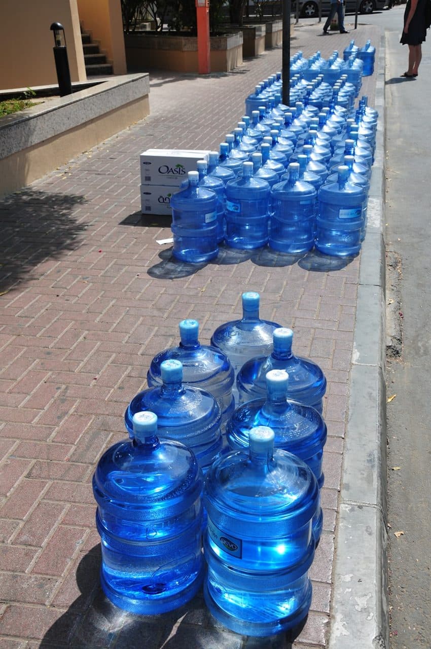 Dizili damacana su şişeleri (temsili görsel)