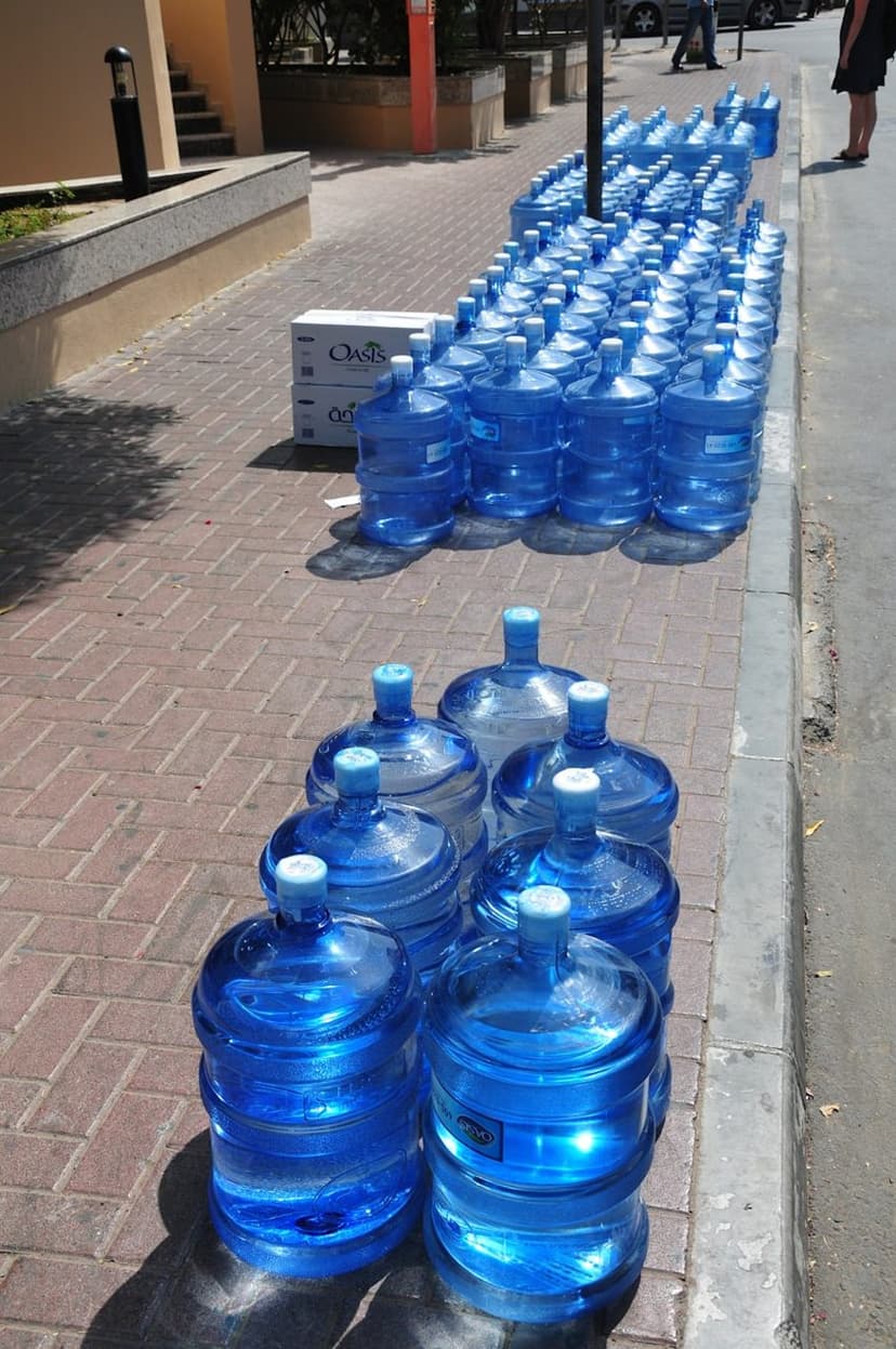 Dizili damacana su şişeleri (temsili görsel)
