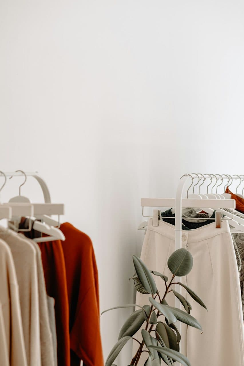 Butik atmosferi ve seçili parçalar (temsili görsel)