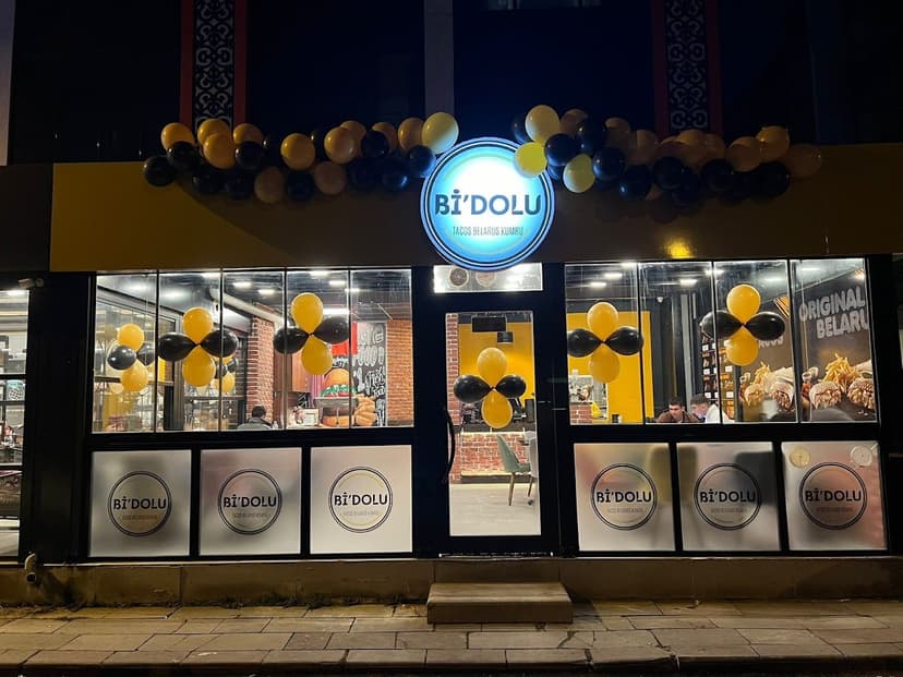 Bi Dolu Tacos dükkân ve menü panosu