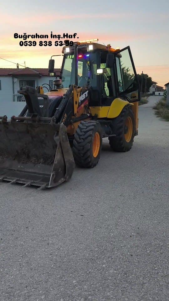 Hidromek kazıcı-yükleyici sahada
