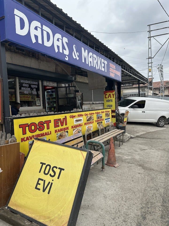 Dadaş Market & Tost Evi dükkân görünümü
