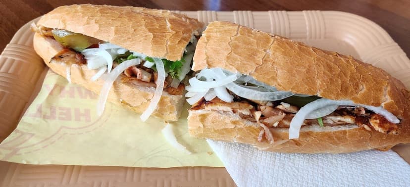 Ekmek arası tavuk döner
