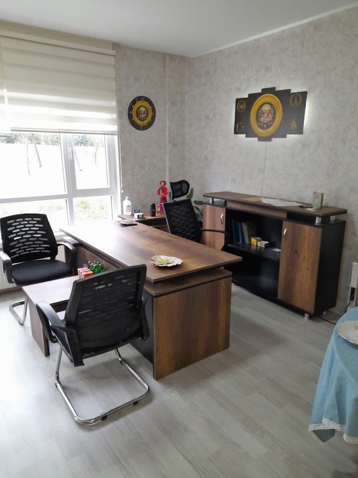 Huzur Emlak ofis iç mekan (Google Haritalar)