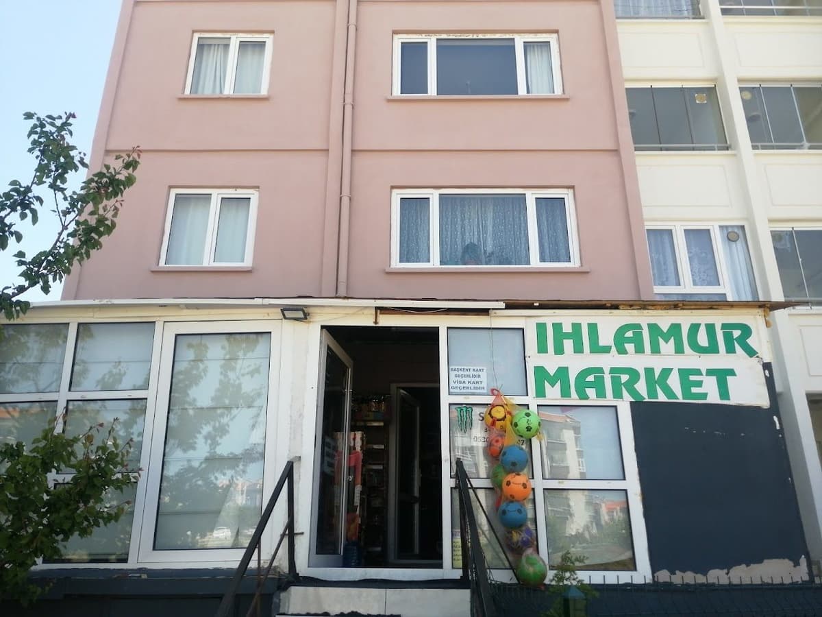 Ihlamur Market dükkân girişi