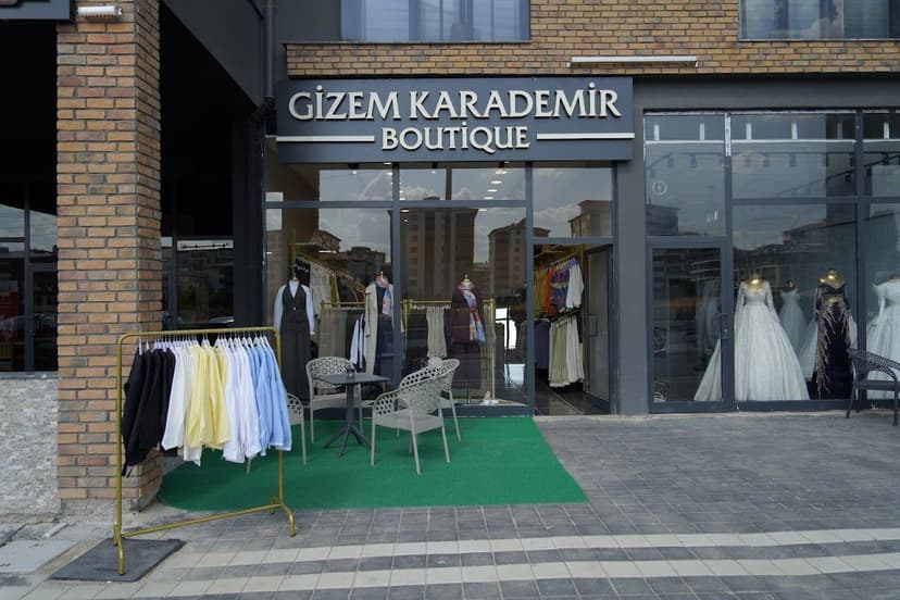 Gizem Karademir Boutique mağaza cephesi