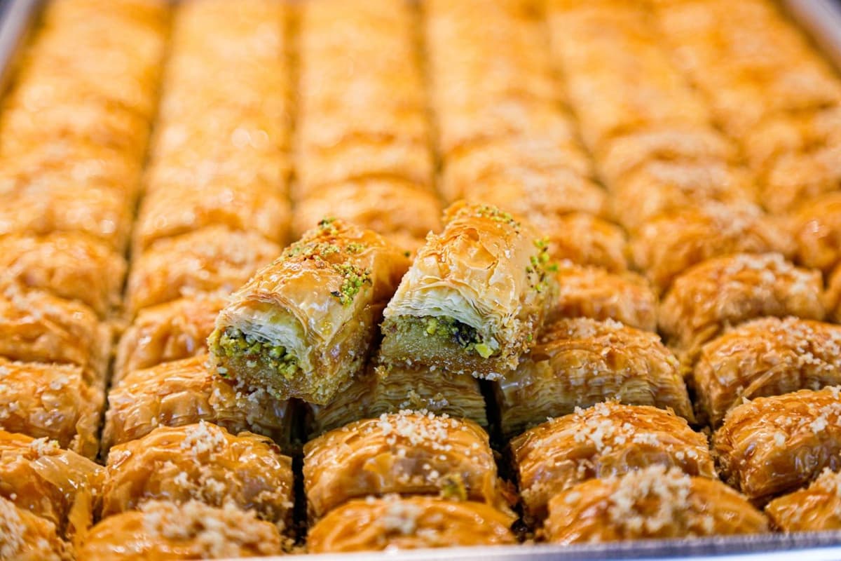 Fıstıklı baklava tepsisi (temsili görsel)