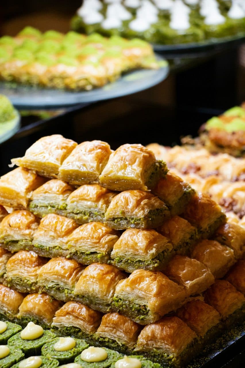Baklava dilimleri, tabakta servis (temsili görsel)