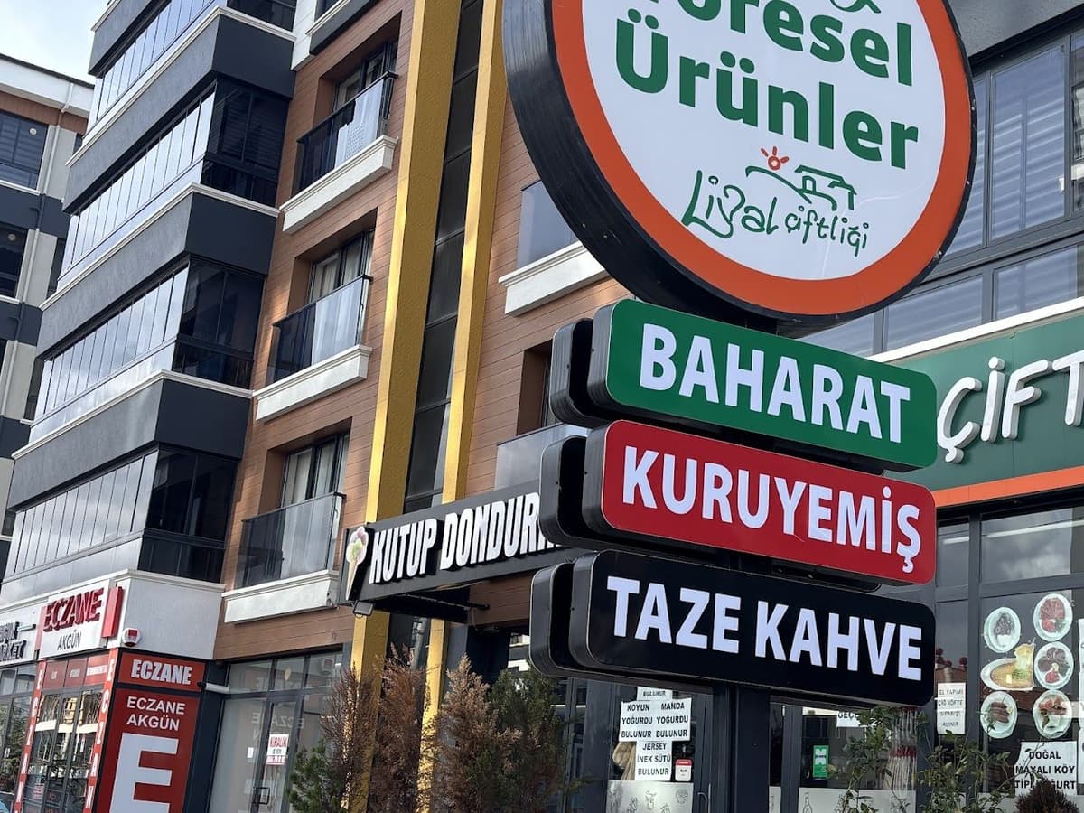 Lival Çiftliği Gölbaşı mağaza tabelası — Baharat, Kuruyemiş, Taze Kahve