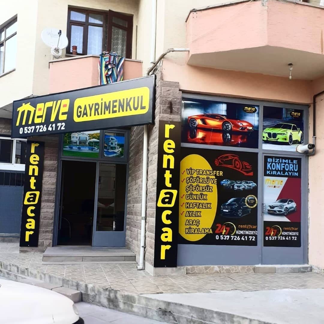 Merve Gayrimenkul & Rent A Car dükkân cephesi (Seğmenler 928. Cadde)