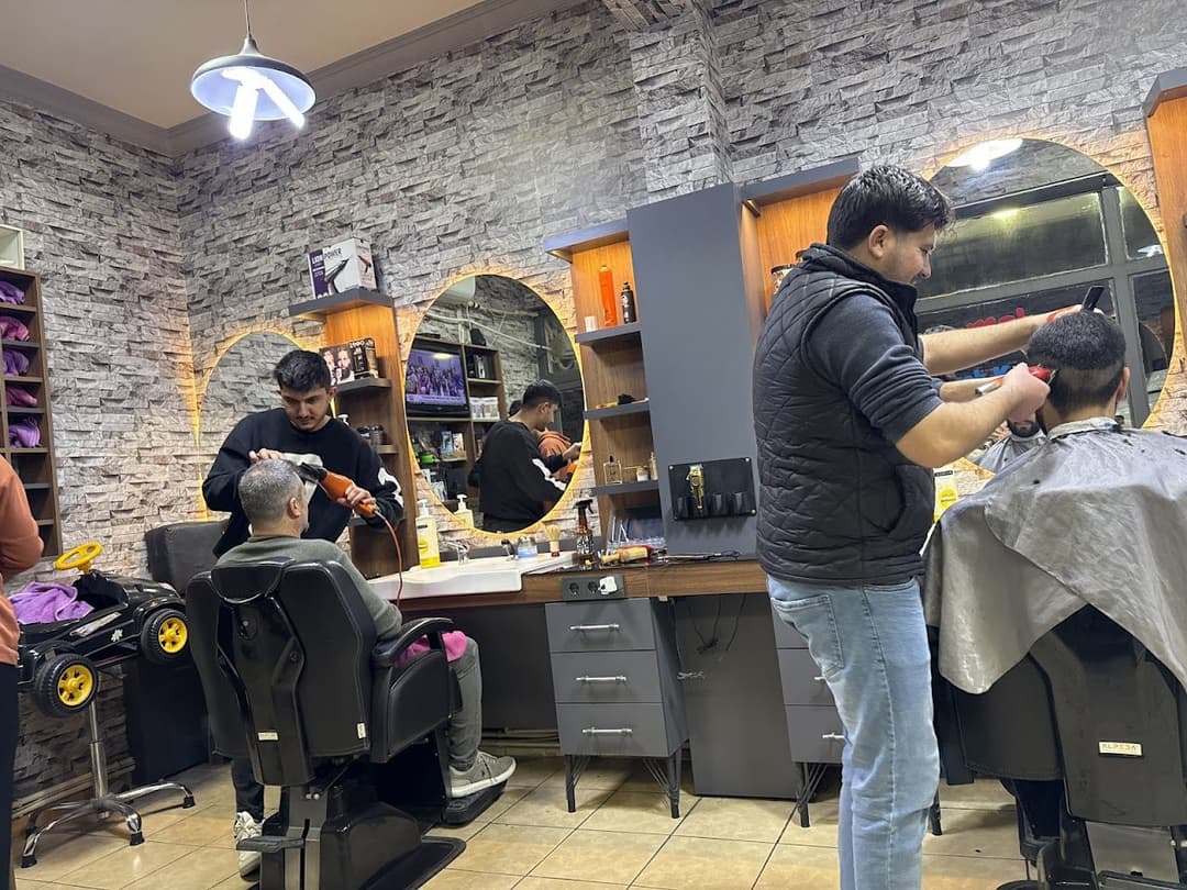 Kuaför salonundan bir kare — çalışma anı