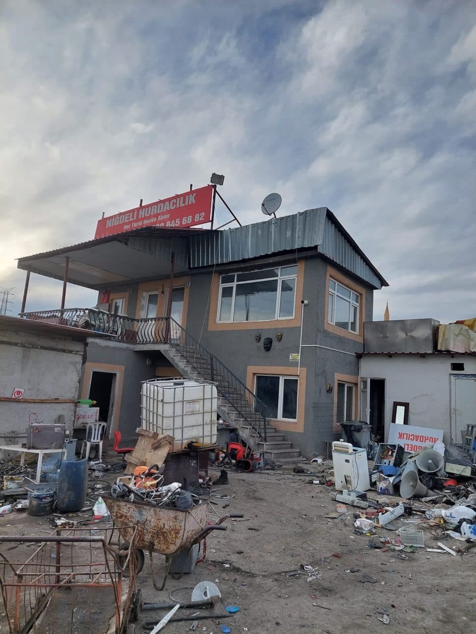 Gölbaşı Niğdeli Hurdacı işyeri ve hurda sahası