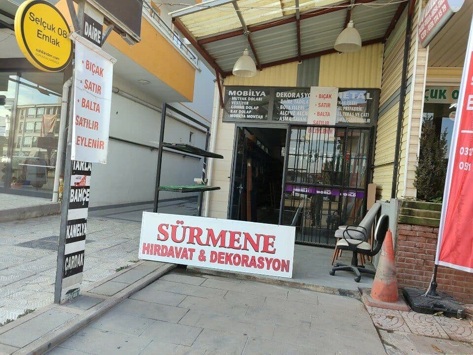 Sürmene Hırdavat & Dekorasyon dükkân cephesi