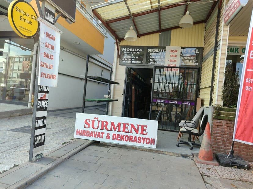 Sürmene Hırdavat & Dekorasyon dükkân cephesi