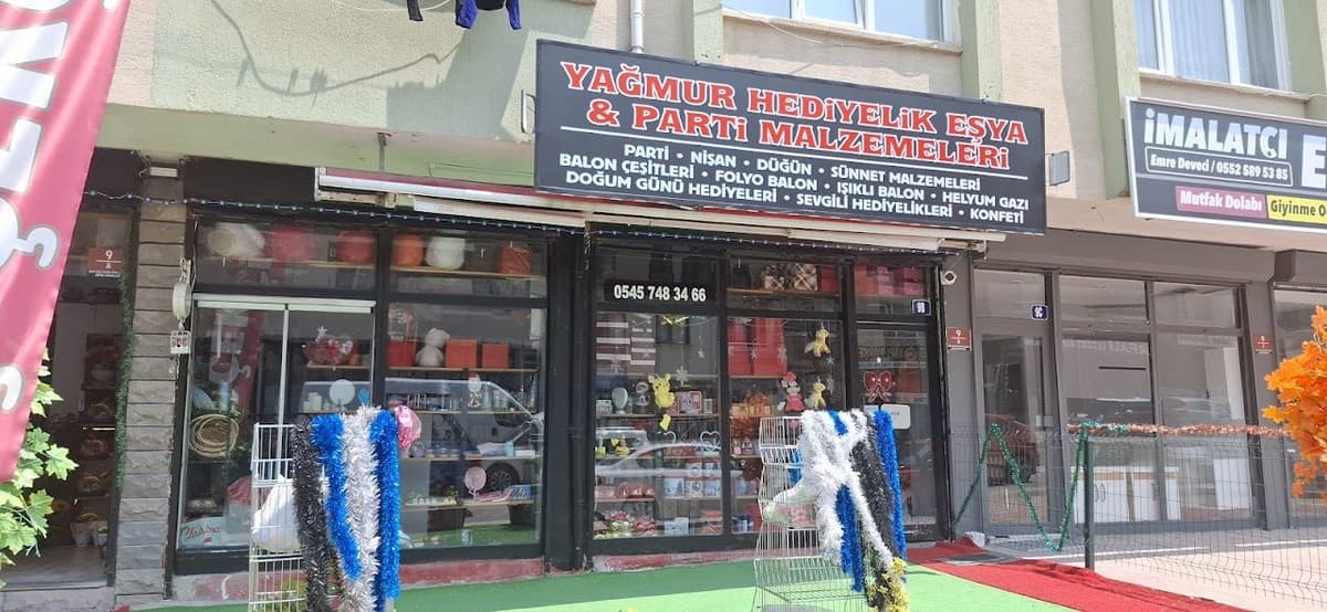 Yağmur Hediyelik Eşya ve Parti Malzemeleri mağaza cephesi