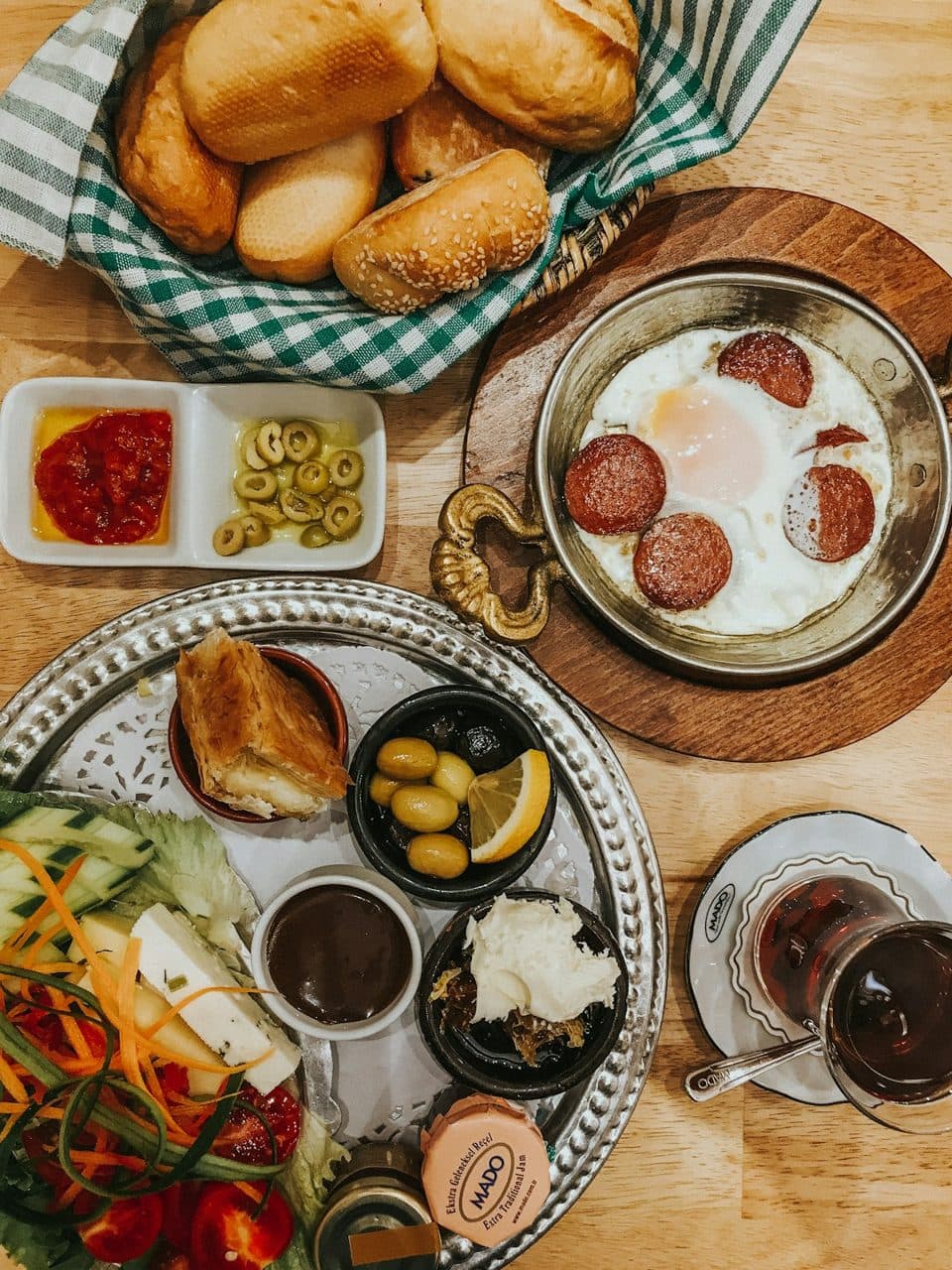 Zengin serpme kahvaltı sofrası (temsili görsel)